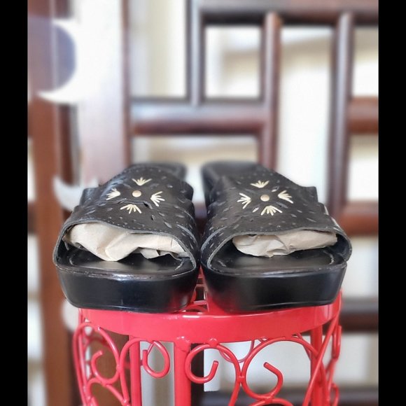 Montego Bay Club Slip On Wedges (Size 9/Fits like 8) - Picture 2 of 7